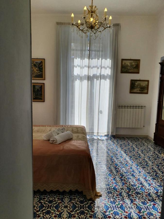 D'Angleterre Guest House Салерно Екстериор снимка