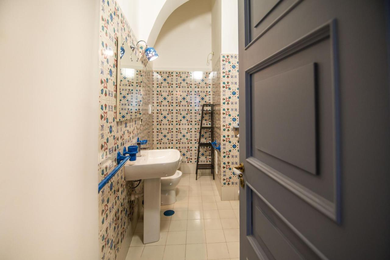 D'Angleterre Guest House Салерно Екстериор снимка